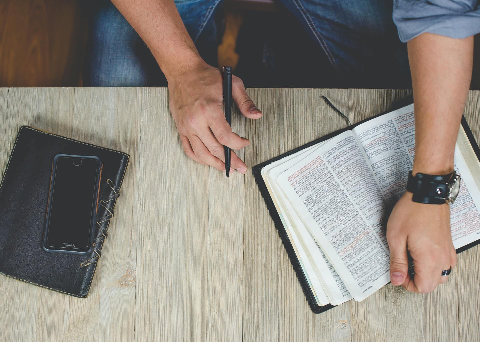 55% Христиан хотят научиться понимать и толковать Библию
